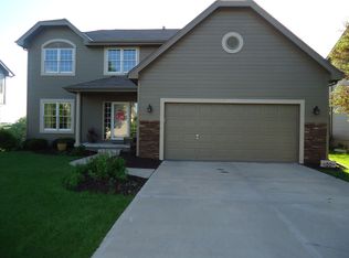 2020 S 199th St, Omaha, NE 68130