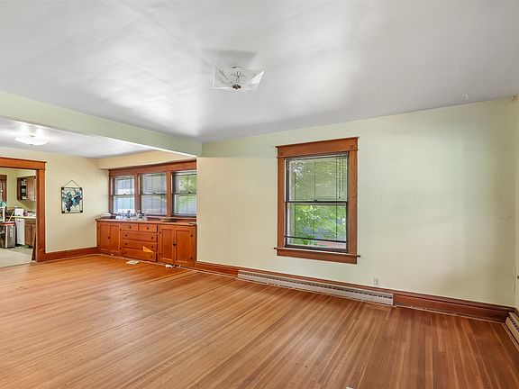 3rd image of 1427 48th St