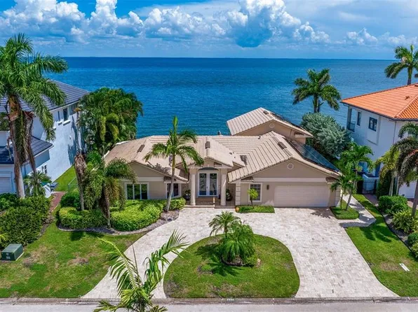 2038 Carolina Ave NE, Saint Petersburg, FL 33703