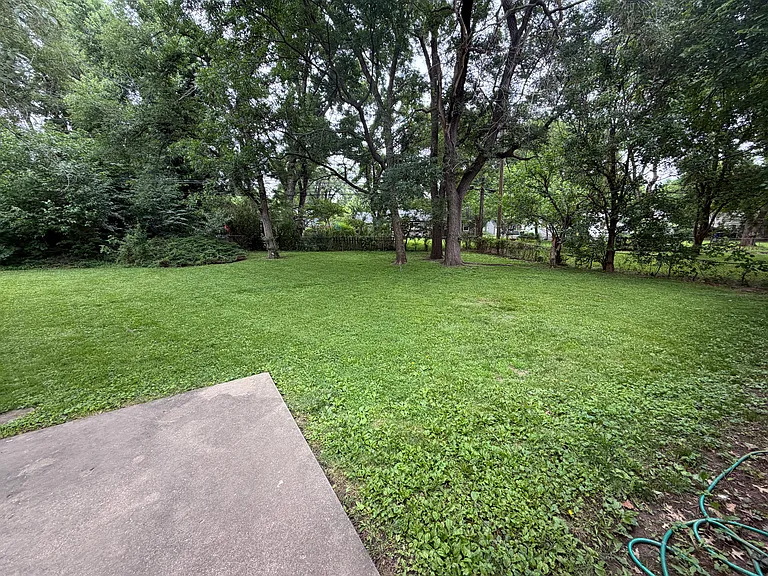 8925 Goodman St — Photo 10