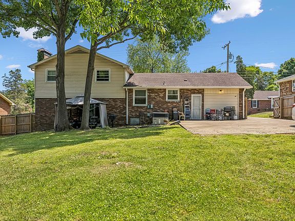 3rd image of 2946 Anderson Rd