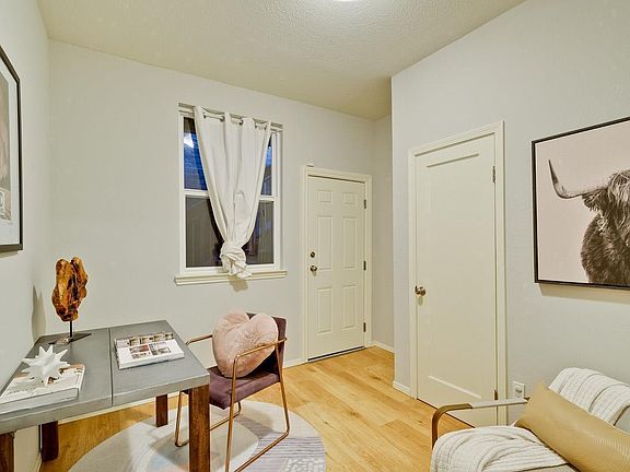 3rd image of 18 Clyde St #18