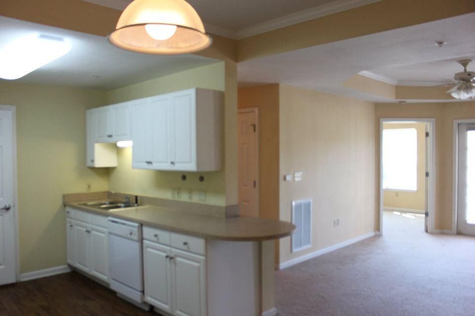 2nd image of 4924 Bluffton Pkwy #20