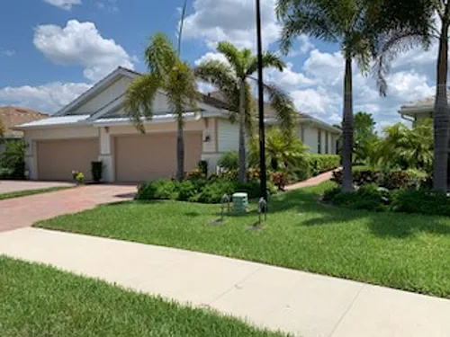 14631 Edgewater Cir Photo 1