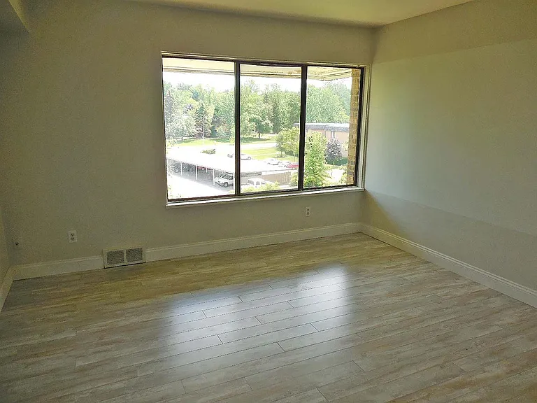 2116 Pauline Blvd #302 — Photo 6