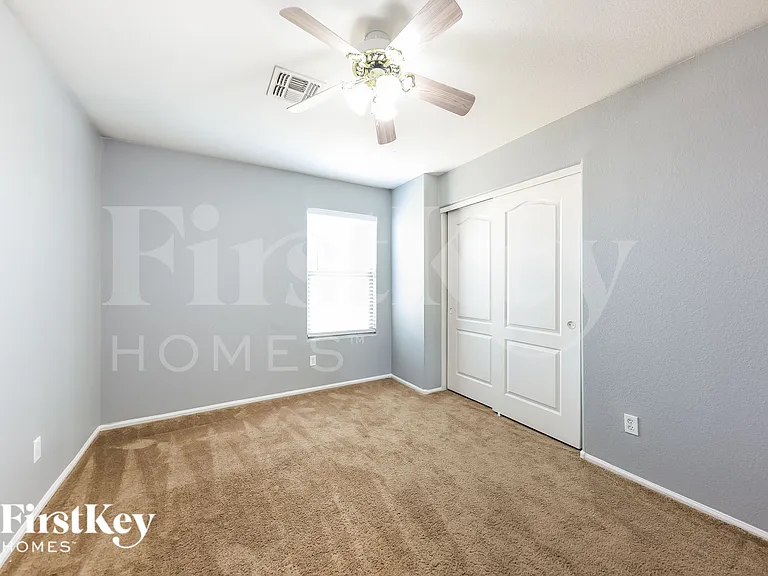 2430 W Via Dona Rd — Photo 15
