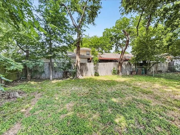 304 S Waco St — Photo 22
