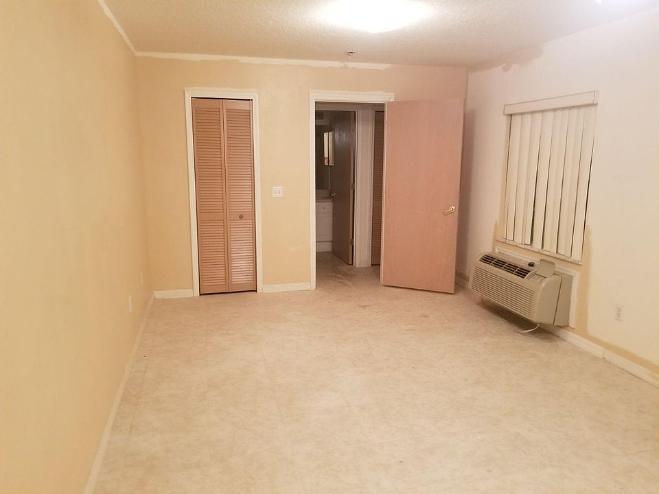 2nd image of 699 Washington Palm Loop