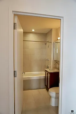 Rented by R New York | media 16