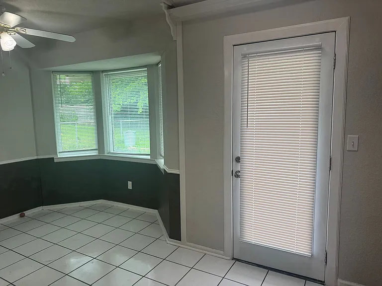 305 Wilson St — Photo 10