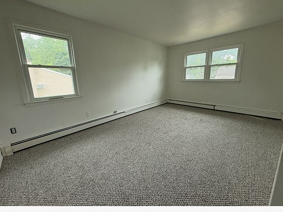 3rd image of 28 Warner Ln Floor 2