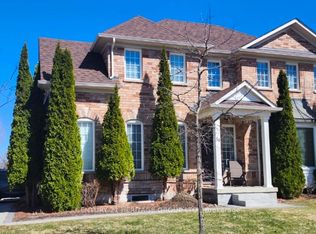 54 Gail Parks Cres, Newmarket, ON