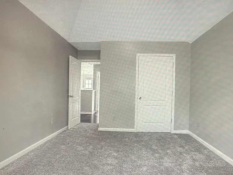 2592 Brookgate Xing — Photo 13