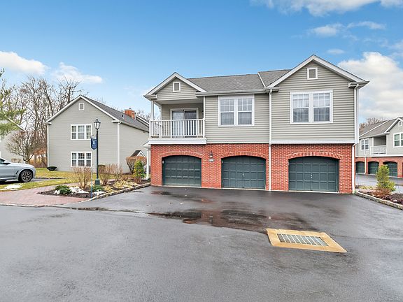 Exterior to courtyard