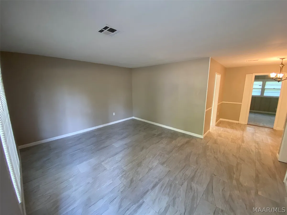 Building Photo - 3540 Farwood Dr