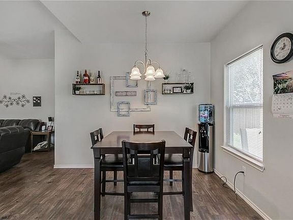 5th image of 3710 Mandy Dr Unit 2