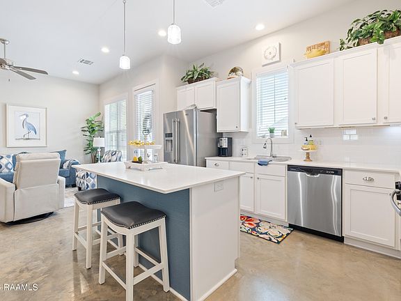 5th image of 109 Satsuma Dr