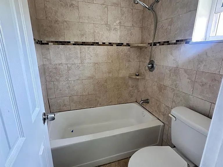 5614 Blueberry Ct — Photo 12