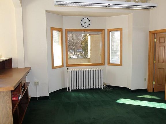 4th image of 832 Michigan Ave