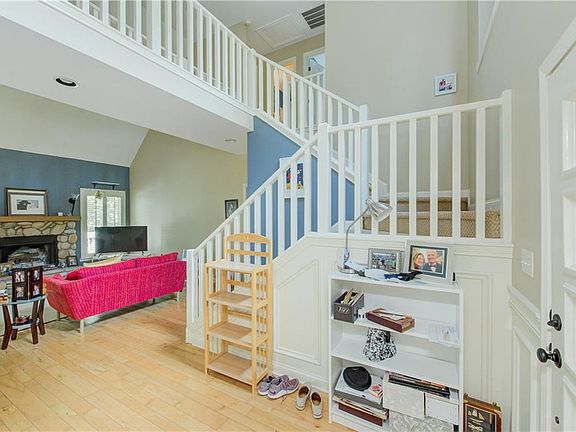 3rd image of 8125 Middle Bay Ln