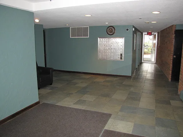 2200 S Stewart Ave #2A — Photo 2