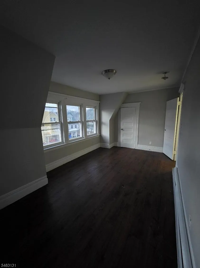 2 bed, 1.0 bath, $2,150 — Photo 2