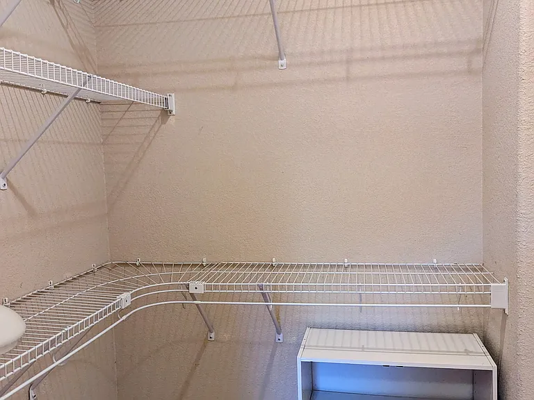 325 Pacific Dr — Photo 22
