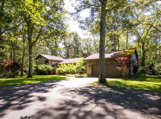 162 Clover Hill Dr, Tisbury, MA 02568