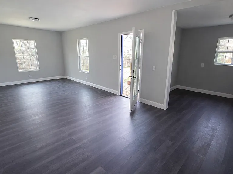 4340 Danny Dr — Photo 2