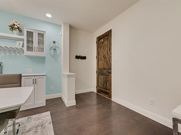 3rd image of 3704 Lantern Ln