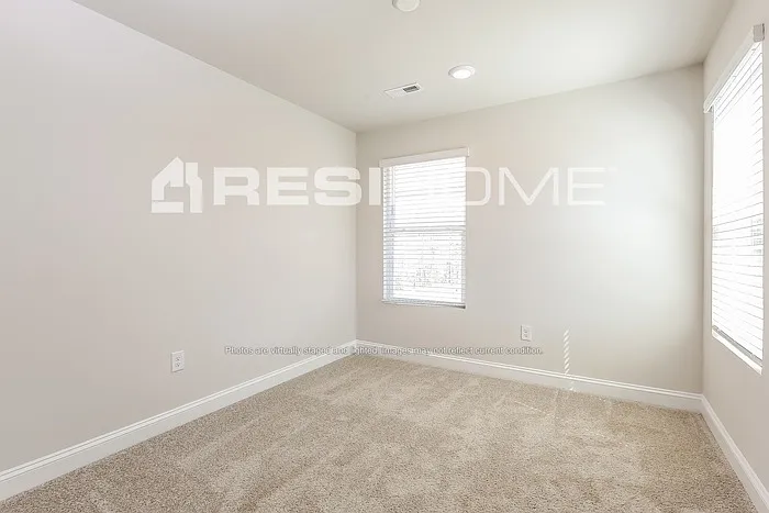 138 Aurora Ln — Photo 11