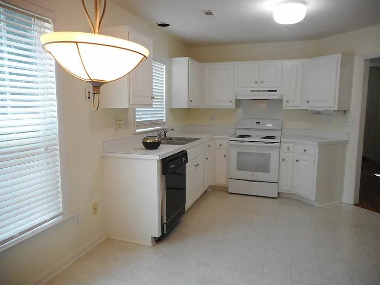 3409 Bent Creek Ct — Photo 5