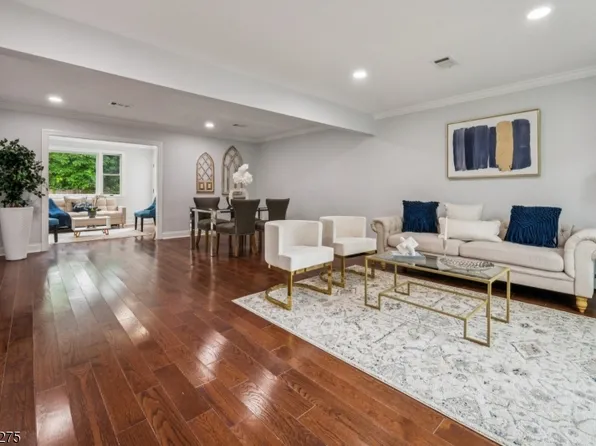 16 Elmwood Dr, Livingston Twp., NJ 07039