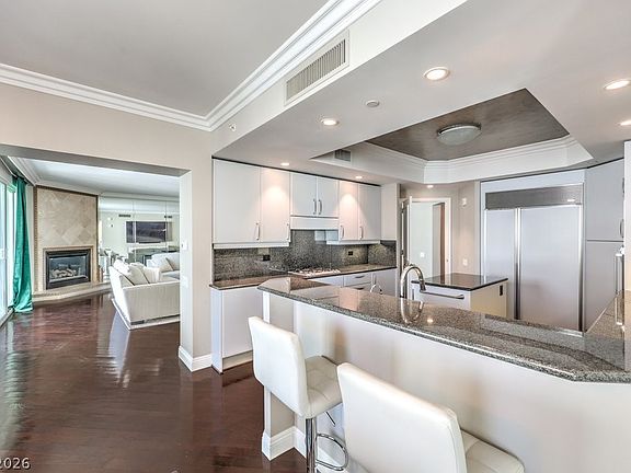 5th image of 2747 Paradise Rd Unit 1601