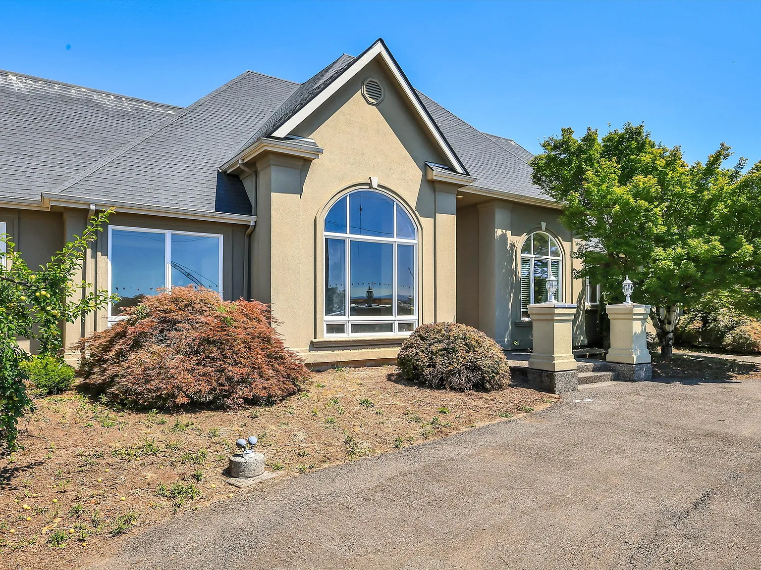 6 bed, 3825 sqft, $5,275 — Photo 4