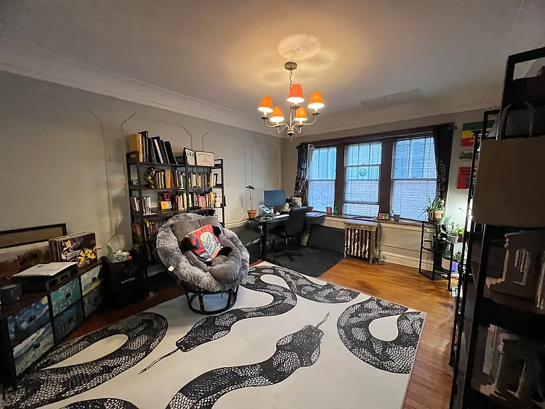 2423 W Lunt Ave #1 — Photo 2