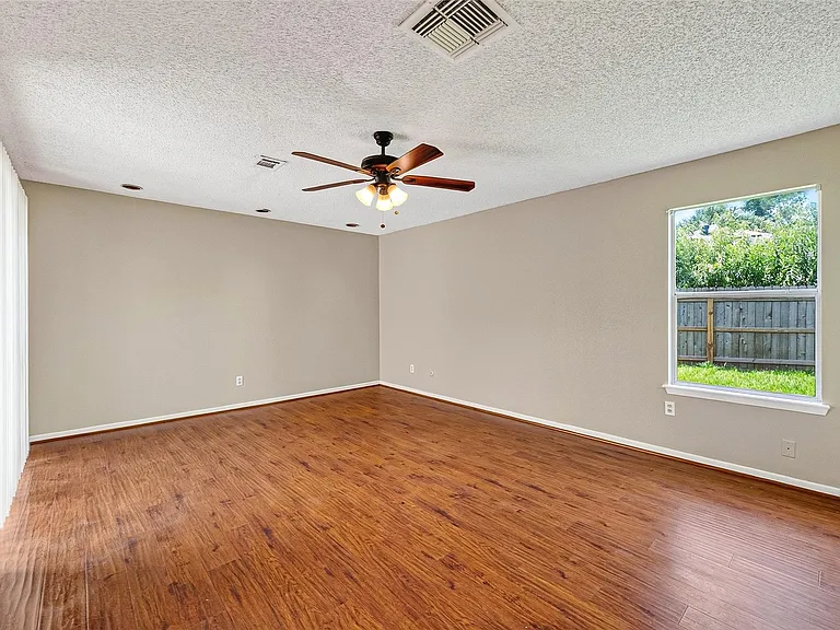13847 Cherry Hollow Ln — Photo 36