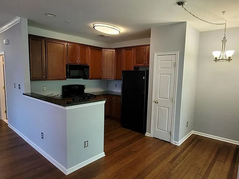 43840 Hickory Corner Ter #114 — Photo 4