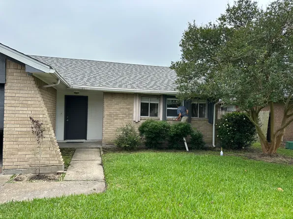 4025 S Woodbine St, Harvey, LA 70058