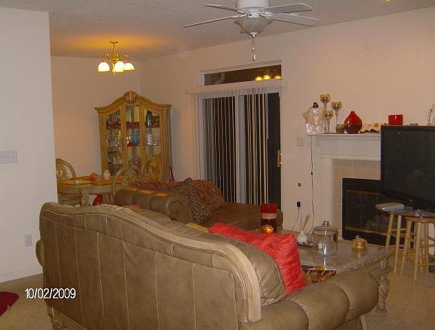 2nd image of 6304 N Bishops Pond Ln
