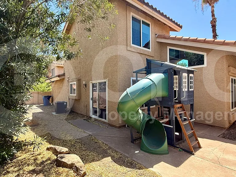 1417 N Dana St — Photo 19