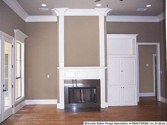 2nd image of 105 S Club Ave