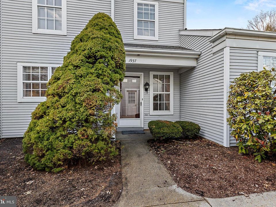 1st image of 1937 Wexford Rd