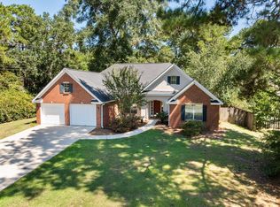 101 Yellow Pine Dr, Hattiesburg, MS 39402