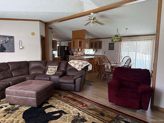 3rd image of 115 County Rd