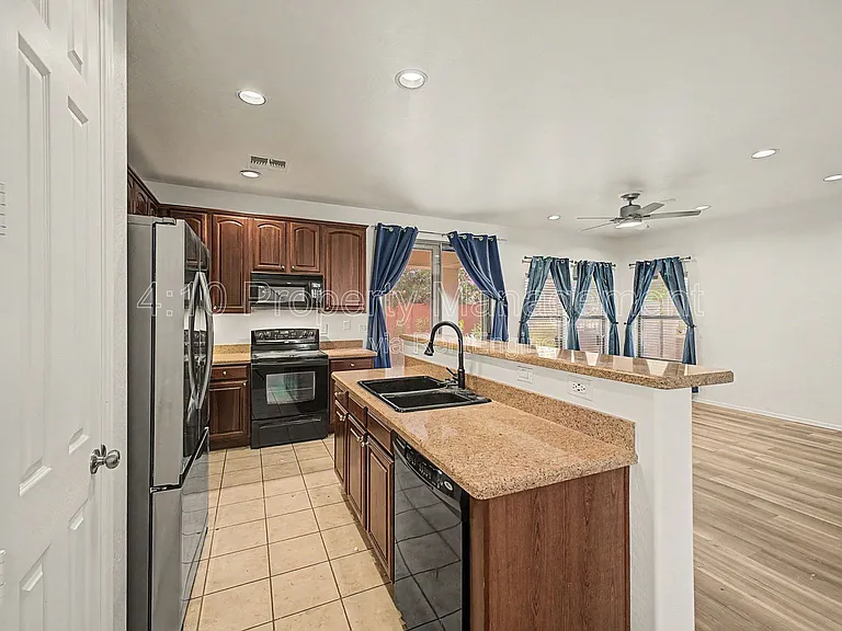 6355 W Sophie Ln — Photo 13