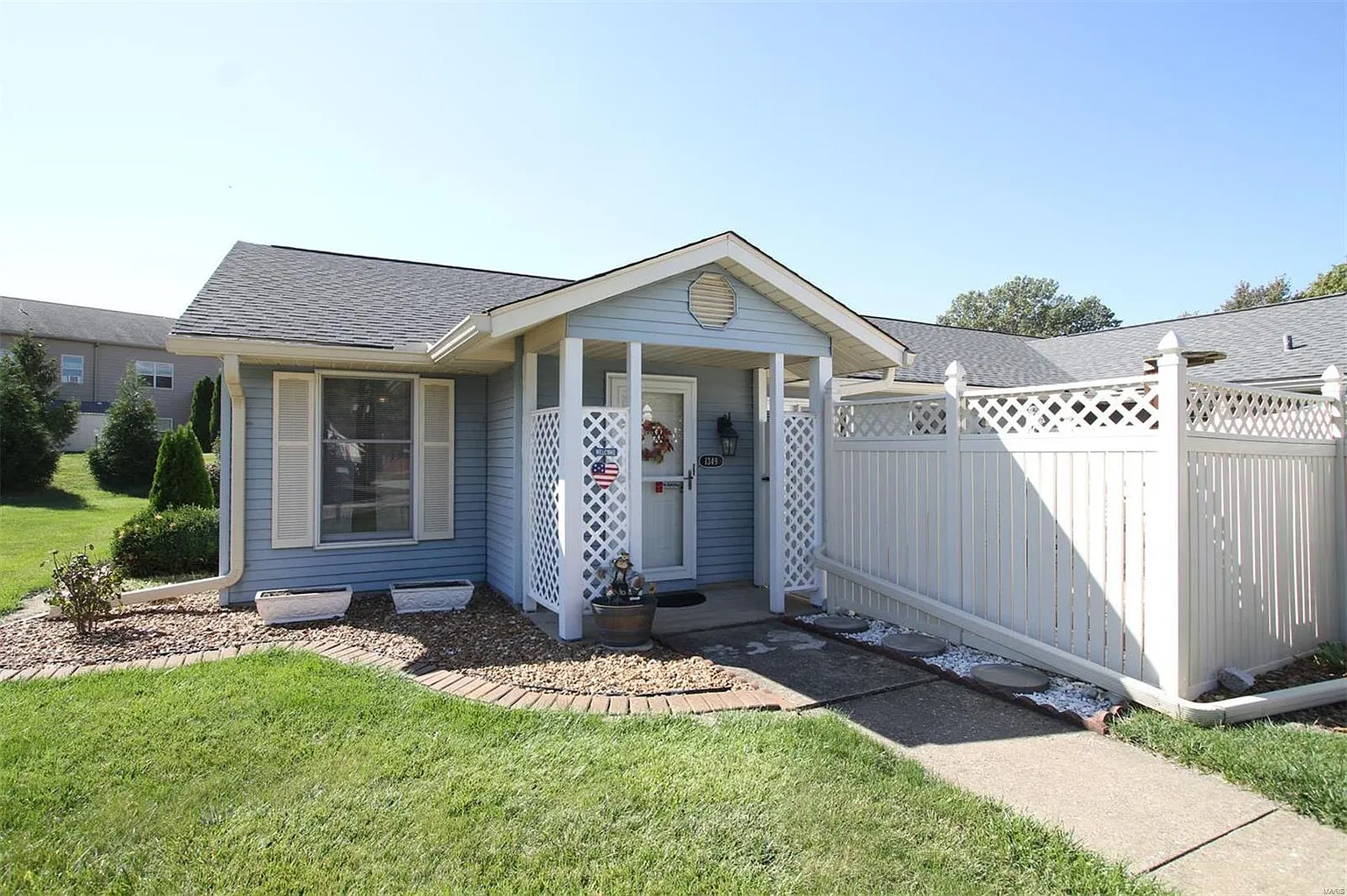 1349 Normandy Dr photo 1