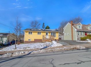 11 Smokey Dr, Lower Sackville, NS B4C3H9