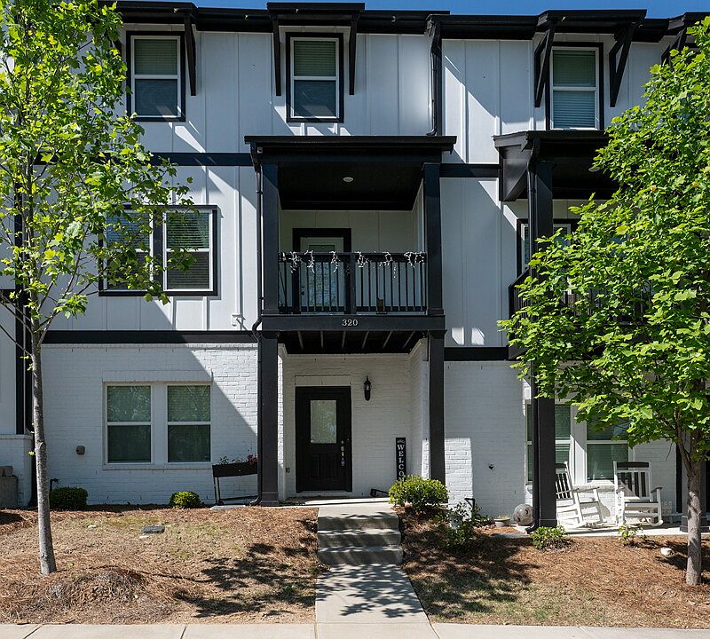 1st image of 320 Lincoln St