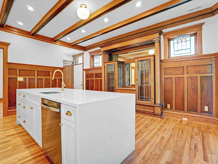 1233 N Hoyne Ave #3 — Photo 4